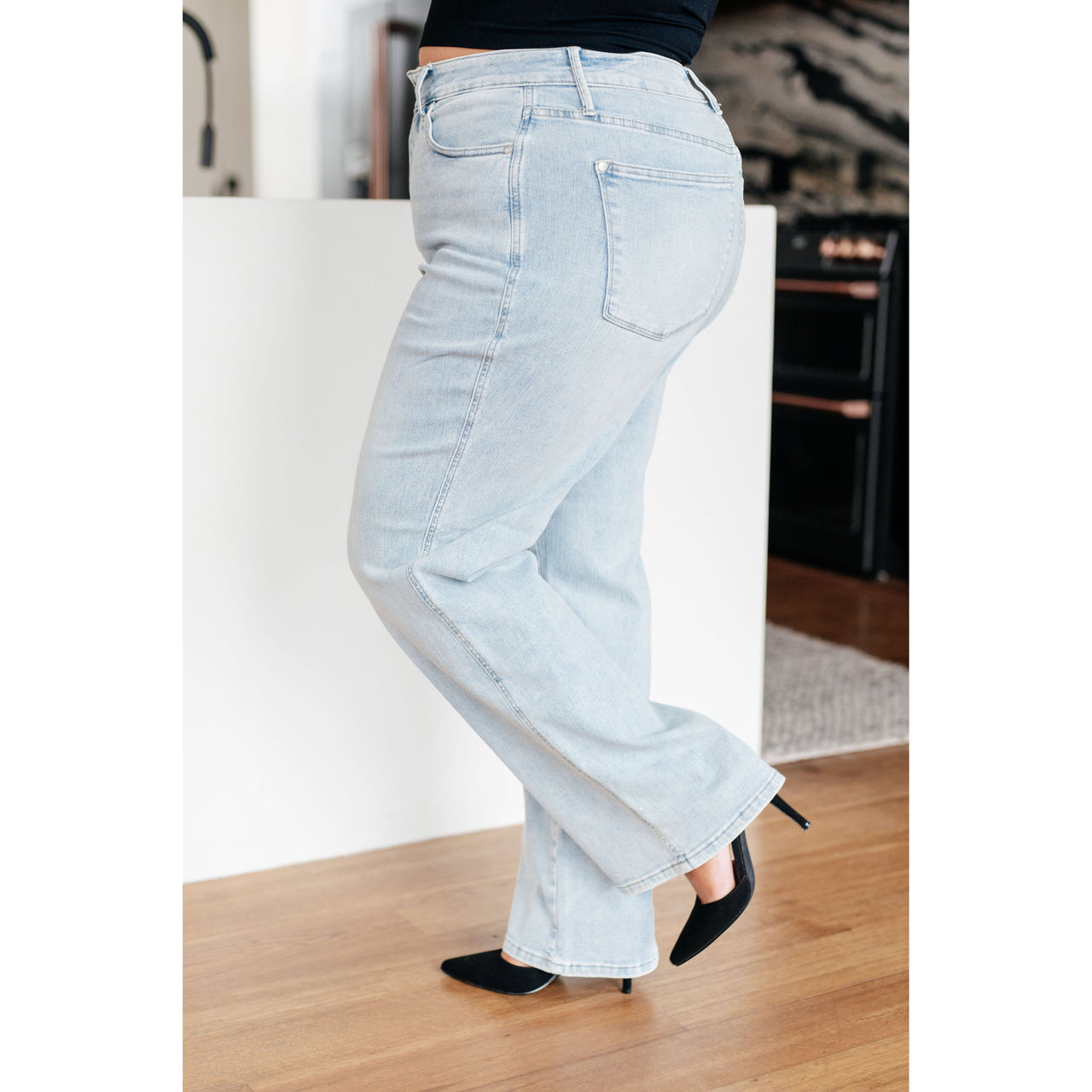 Brooke High Rise Control Top Vintage Wash Straight Jeans Women's Jeans Ave Shops   